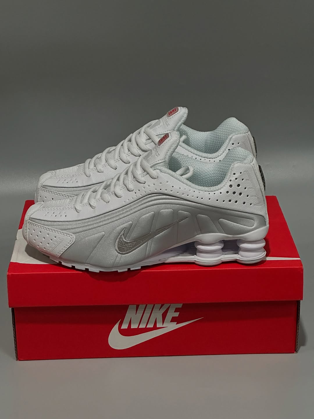Shox R4 "White/Silver" - Image 4