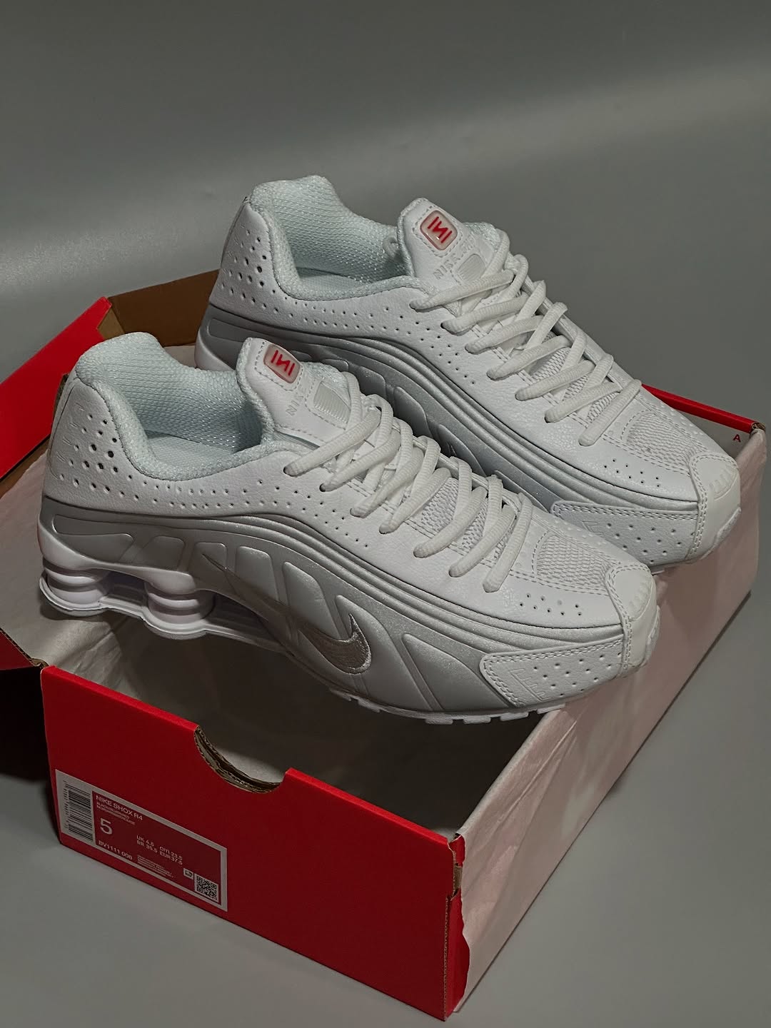 Shox R4 "White/Silver" - Image 2