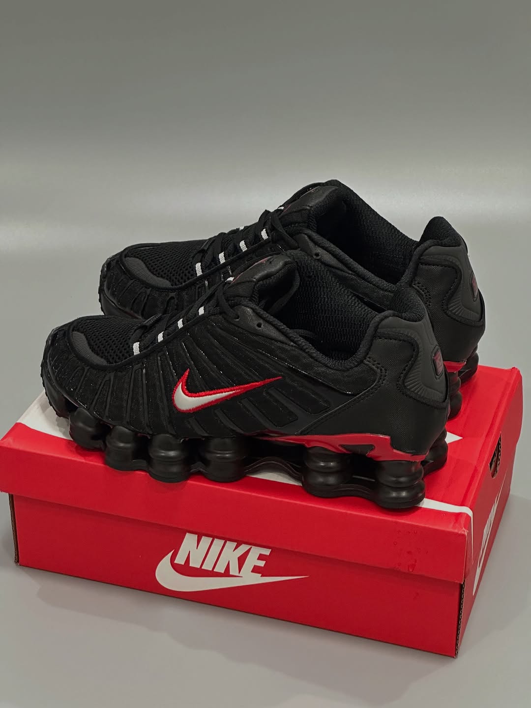 Nike Shox "Red on Black" - Image 3