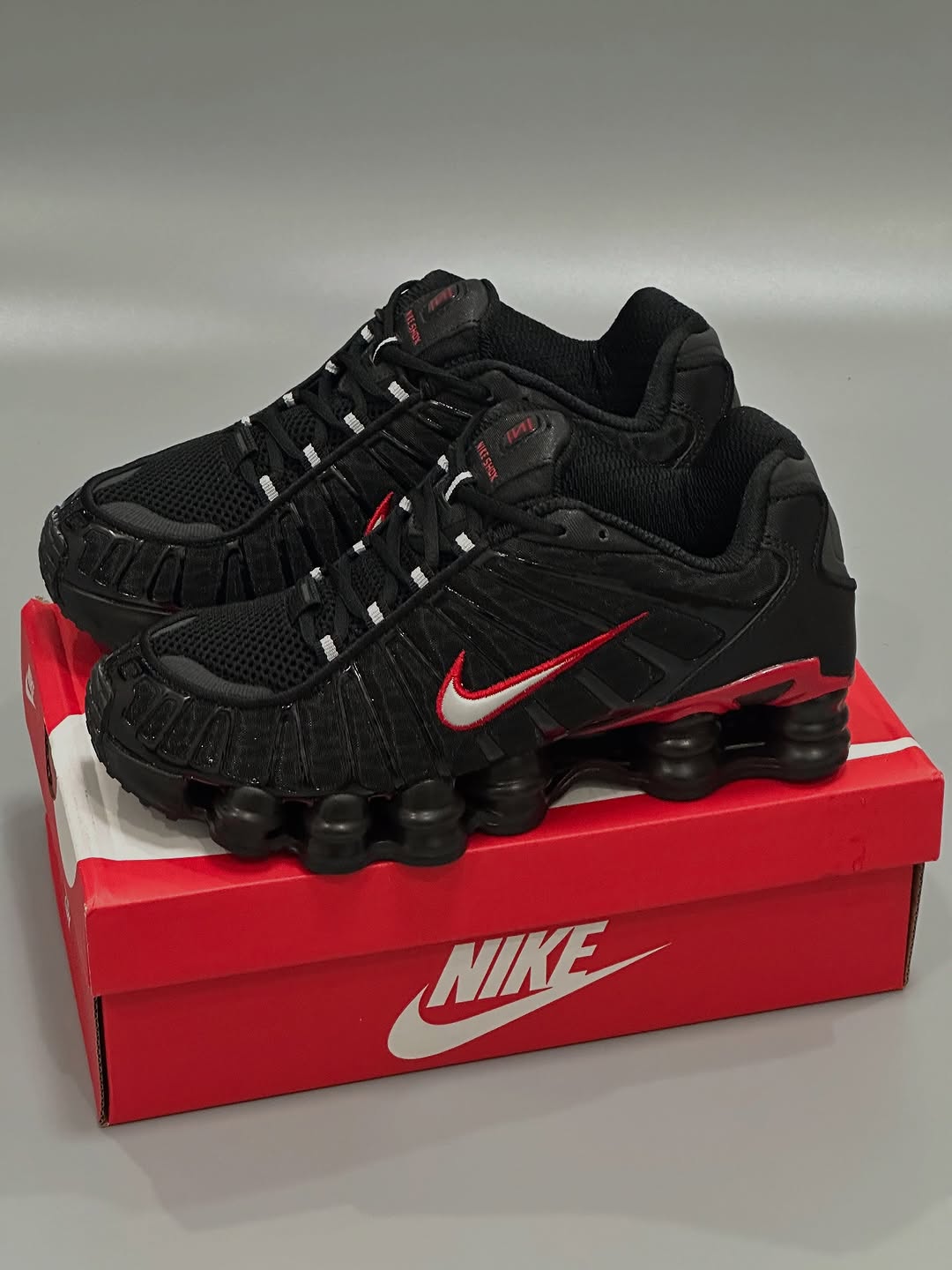 Nike Shox "Red on Black" - Image 2